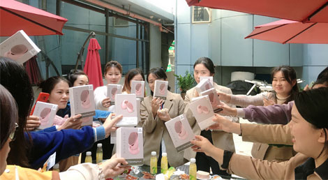 女神節(jié)快樂|有鮮花，有陽光，有愛的赫名視顯事業(yè)2022